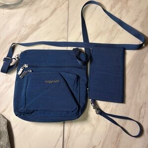 Baggallini Navy Blue Crossbody with Wristlet Pouch